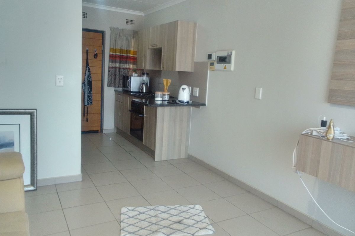 Beautiful 2-Bedroom Apartment for Rent - Photo 2