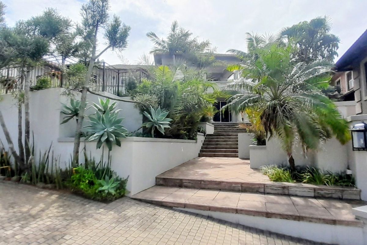 Fit for royalty. - Photo 5