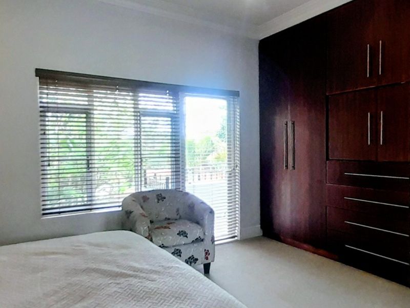 Fit for royalty. - Photo 10