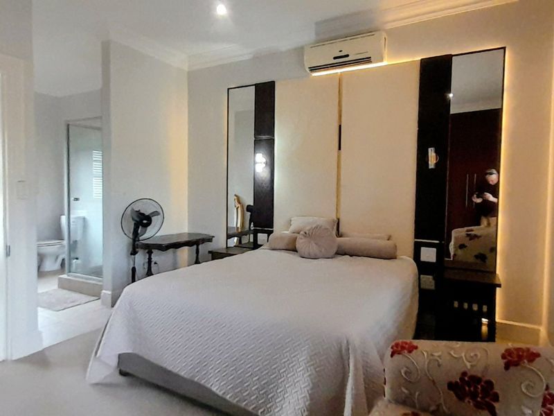 Fit for royalty. - Photo 8