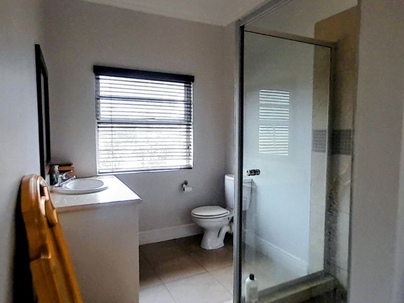 Fit for royalty. - Photo 9