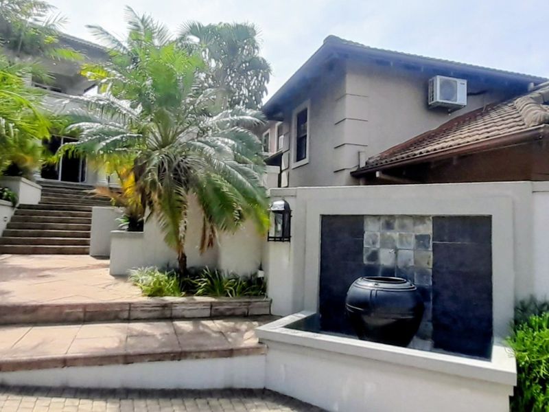 Fit for royalty. - Photo 6