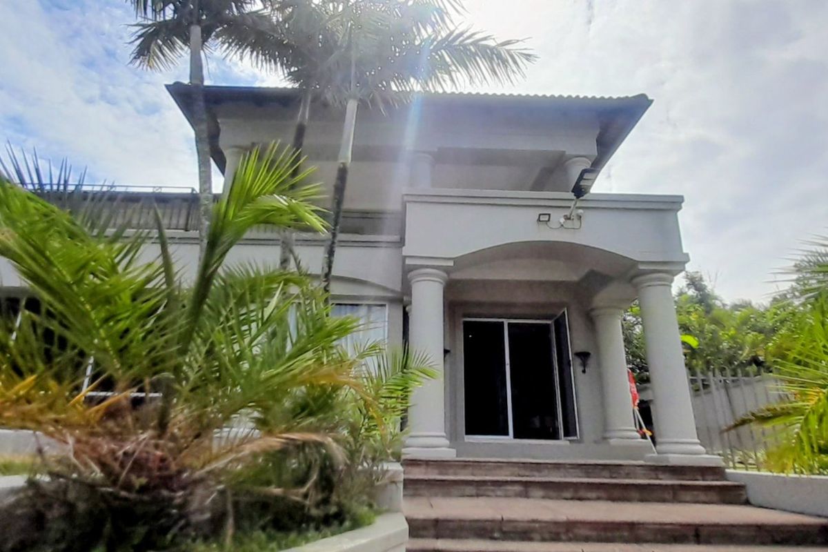 Fit for royalty. - Photo 3