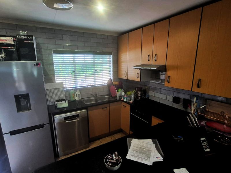 Townhouse with Garage & Private Garden in Rangeview - Photo 7