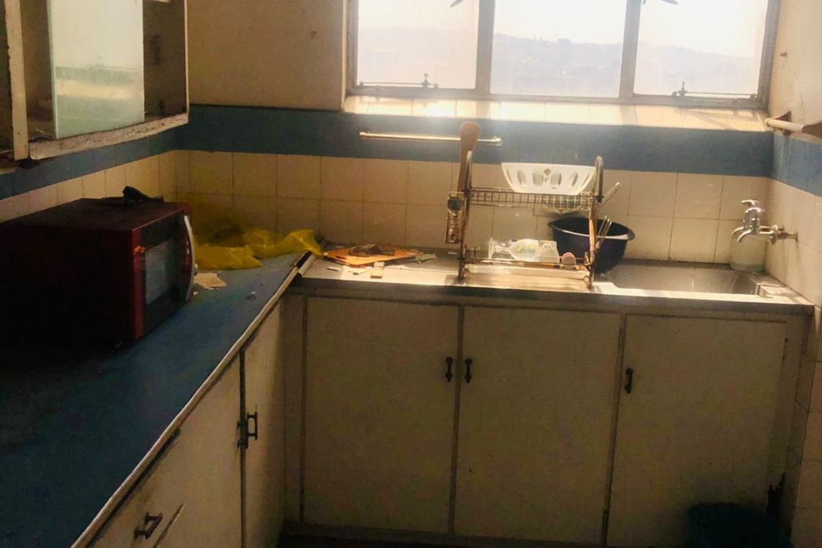 2.5 Bedrooms, 1 Bathroom Apartment For Sale In Durban Central, Durban - Photo 3