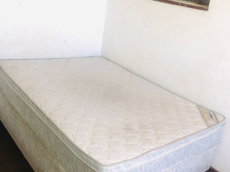 2.5 Bedrooms, 1 Bathroom Apartment For Sale In Durban Central, Durban - Photo 4