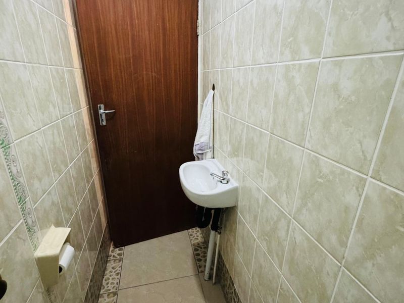 4 Bed House in Bhisho Central for Sale - Photo 9