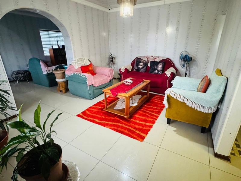 4 Bed House in Bhisho Central for Sale - Photo 4