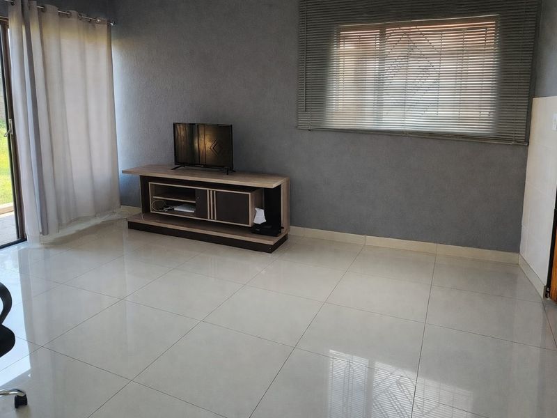 Two bedroom house for sale at Ebony Park - Photo 10