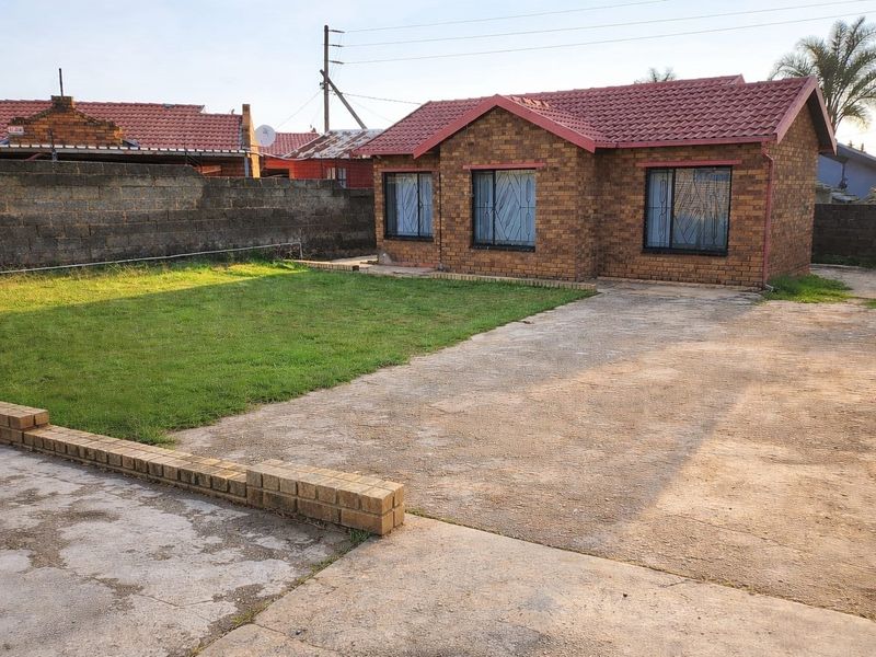 Two bedroom house for sale at Ebony Park - Photo 1