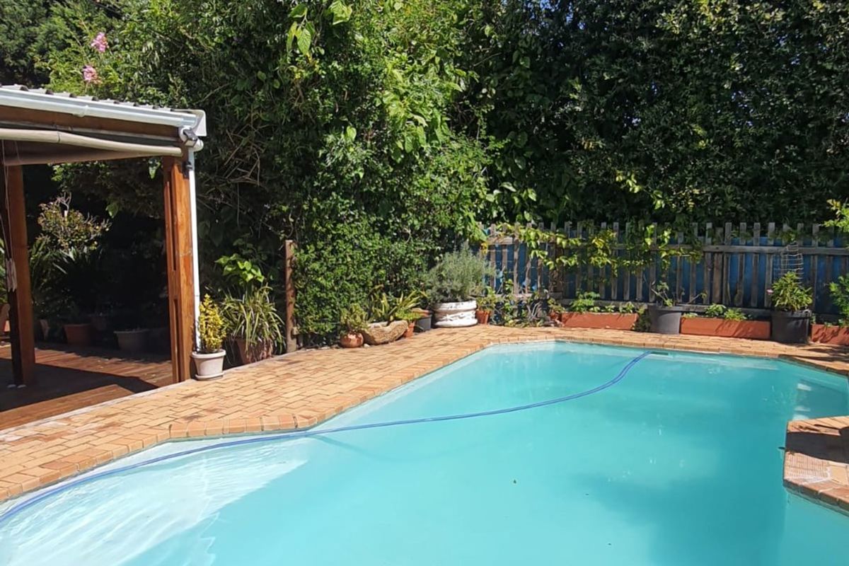 RENOVATORS THIS IS THE OPPORTUNITY YOU’VE BEEN WAITING FOR! - Photo 4