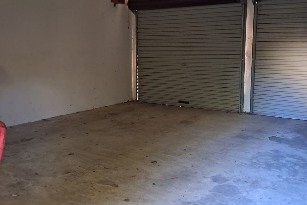 RENOVATORS THIS IS THE OPPORTUNITY YOU’VE BEEN WAITING FOR! - Photo 2