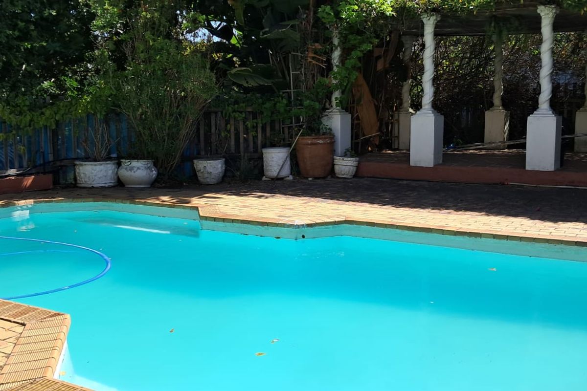 RENOVATORS THIS IS THE OPPORTUNITY YOU’VE BEEN WAITING FOR! - Photo 3