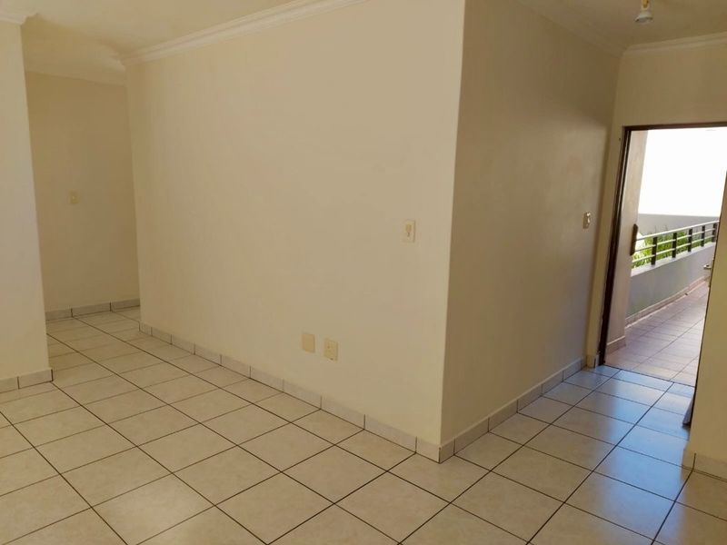 Easy Secure Living In A Well Kept Estate - Photo 5