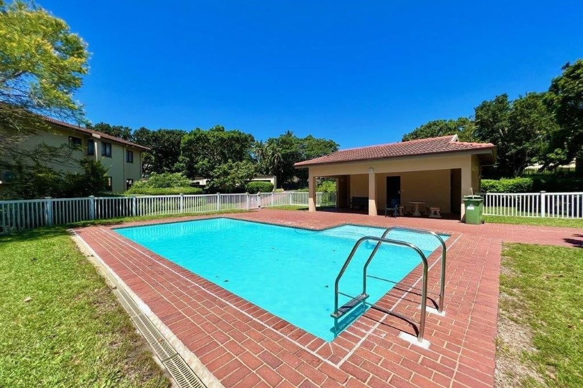 Easy Secure Living In A Well Kept Estate - Photo 2