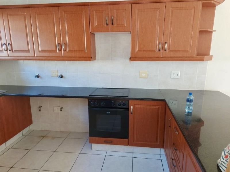 Easy Secure Living In A Well Kept Estate - Photo 7