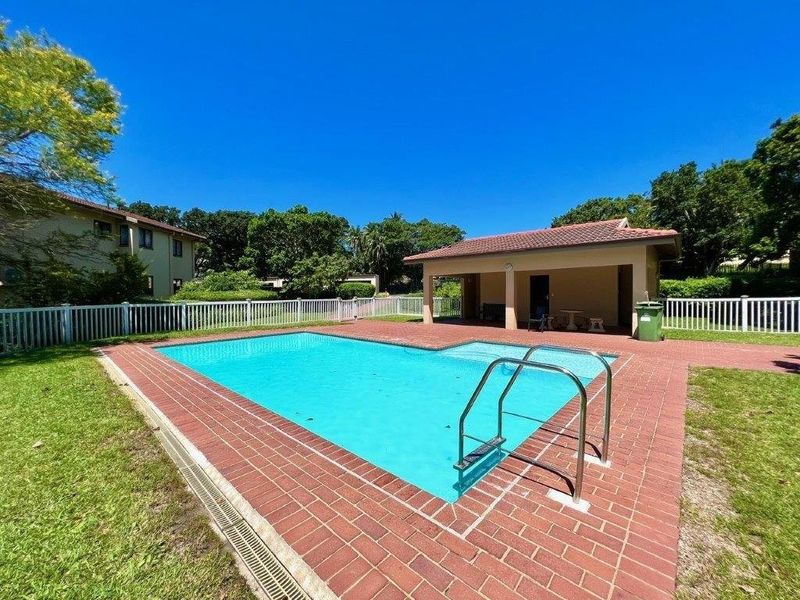 Easy Secure Living In A Well Kept Estate - Photo 2