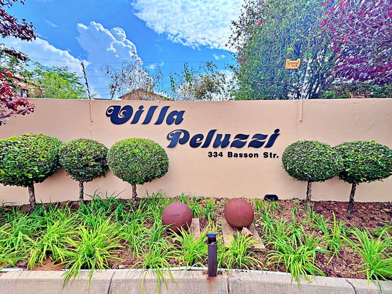 Elegant Double-Storey Top-Floor Apartment in Villa Peluzzi - Photo 4