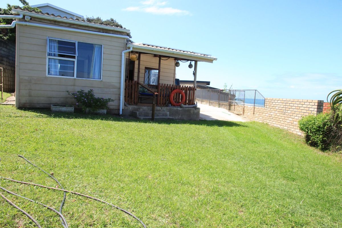 Charming 2-Bedroom Home with Ocean Views in Seavale, Eastern Cape PRICE REDUCED - Photo 4