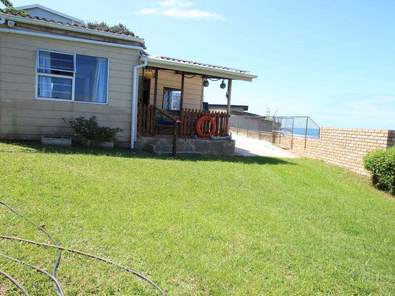 Charming 2-Bedroom Home with Ocean Views in Seavale, Eastern Cape PRICE REDUCED - Photo 4