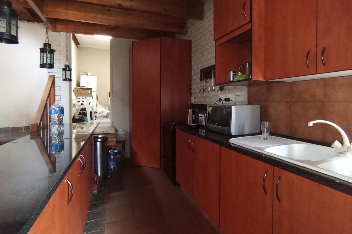 4 bedroom, 2 bathroom, 3 living areas in Waterkloof Ridge  - Photo 3