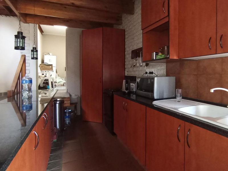 4 bedroom, 2 bathroom, 3 living areas in Waterkloof Ridge  - Photo 3