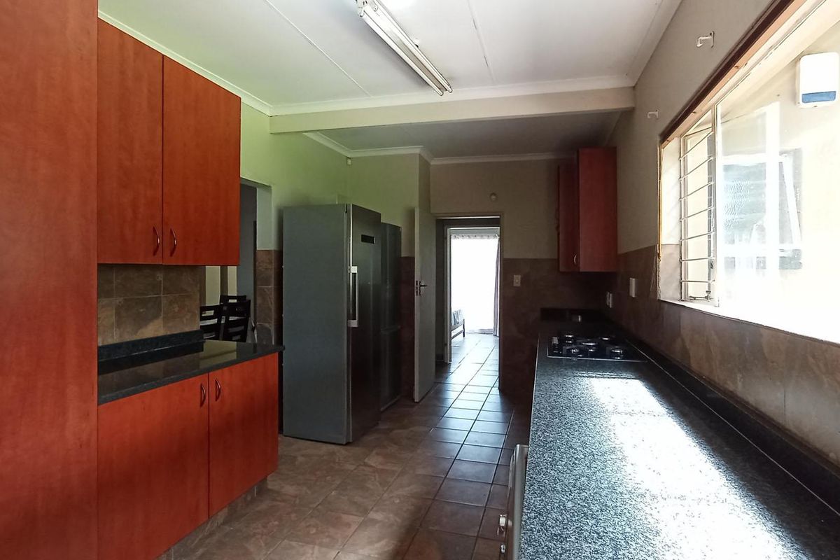 4 bedroom, 2 bathroom, 3 living areas in Waterkloof Ridge  - Photo 4