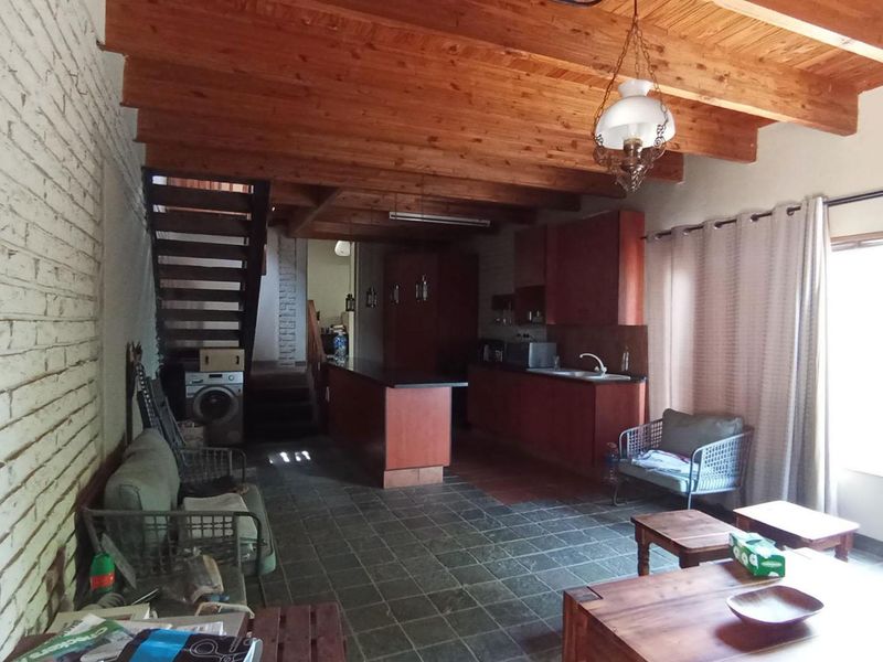 4 bedroom, 2 bathroom, 3 living areas in Waterkloof Ridge  - Photo 6