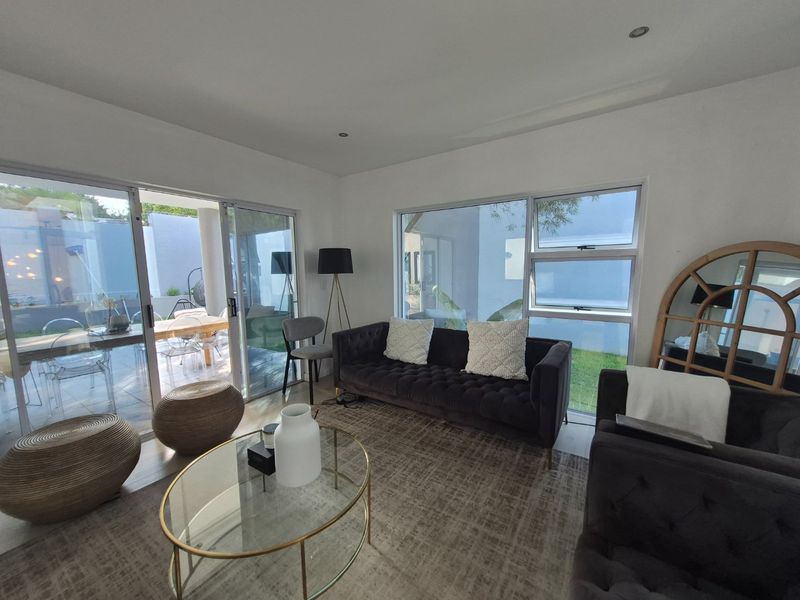 4 Bedroom, 3 Bathroom Cluster with garden and swimming pool - Photo 8