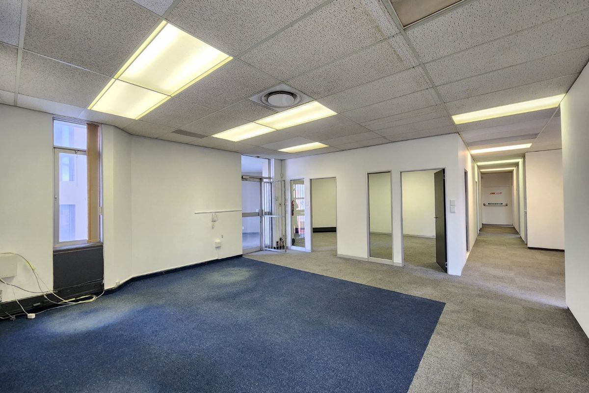 Spacious Second Floor Office Space To Rent - Photo 3