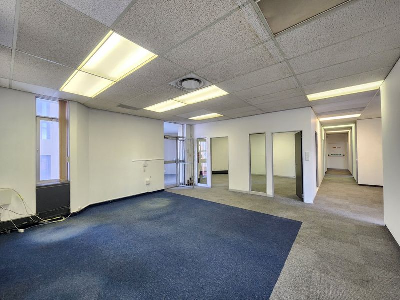 Spacious Second Floor Office Space To Rent - Photo 3