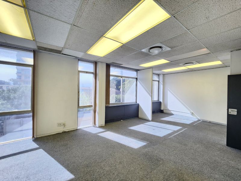 Spacious Second Floor Office Space To Rent - Photo 7