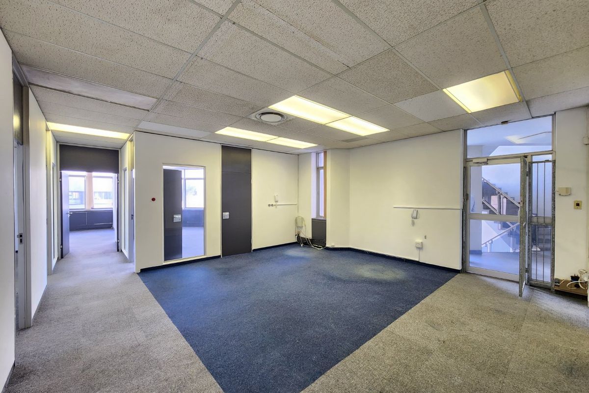 Spacious Second Floor Office Space To Rent - Photo 2