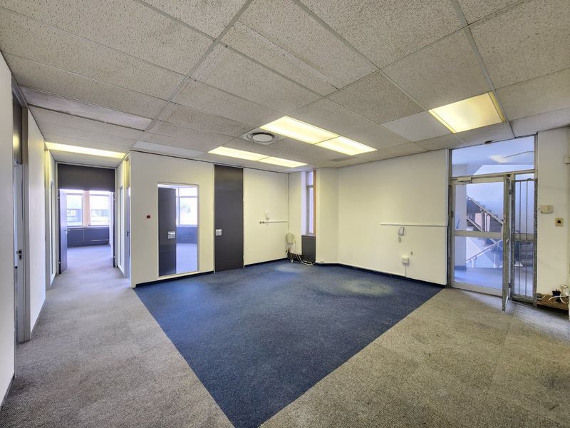 Spacious Second Floor Office Space To Rent - Photo 2