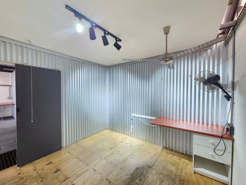 Versatile 180m2 Office & Storage Space To Rent - Photo 8