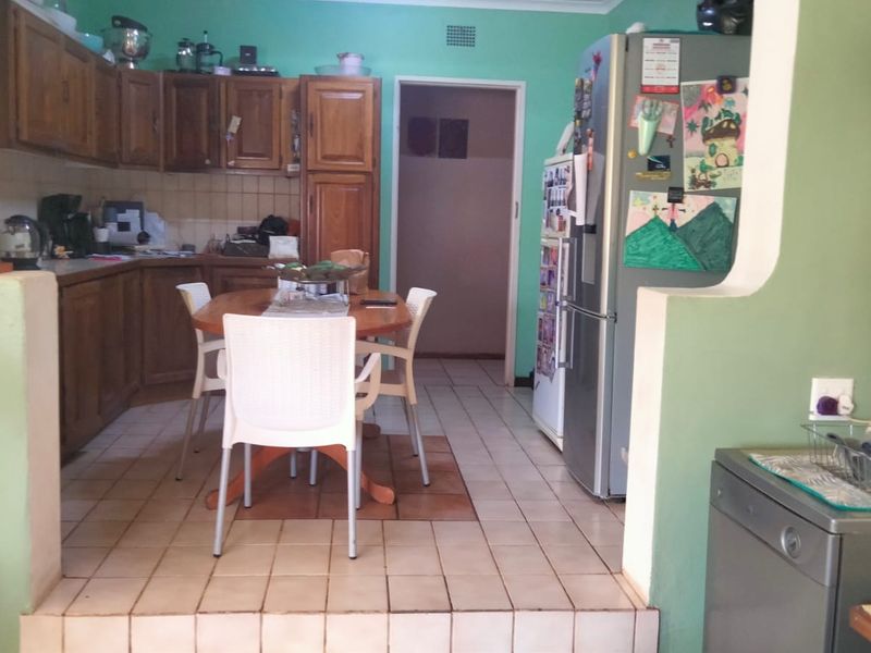 Spacious Family Home with Entertainment Haven & Income Potential! - Photo 9