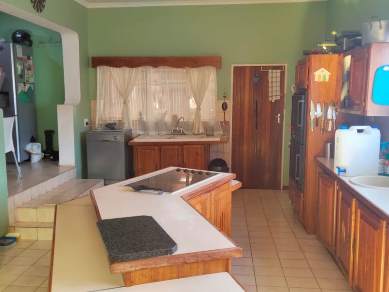 Spacious Family Home with Entertainment Haven & Income Potential! - Photo 8