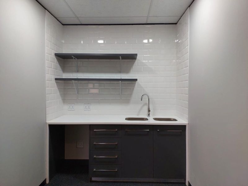 Premium Fully Furnished Office Suite to Let – Rivonia CBD - Photo 10