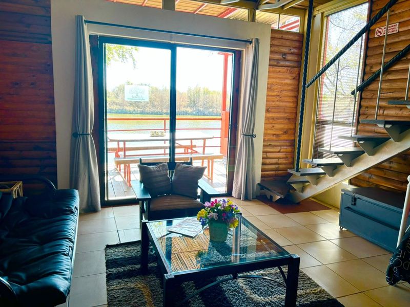 Stunning 10ha Riverfront Retreat on the Vaal River – Just 15 Minutes from Orkney - Photo 6