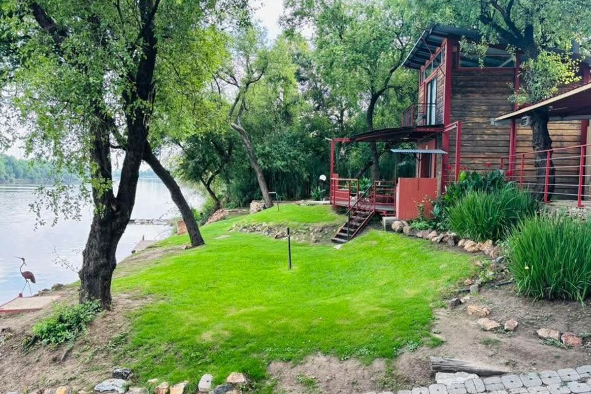 Stunning 10ha Riverfront Retreat on the Vaal River – Just 15 Minutes from Orkney - Photo 3