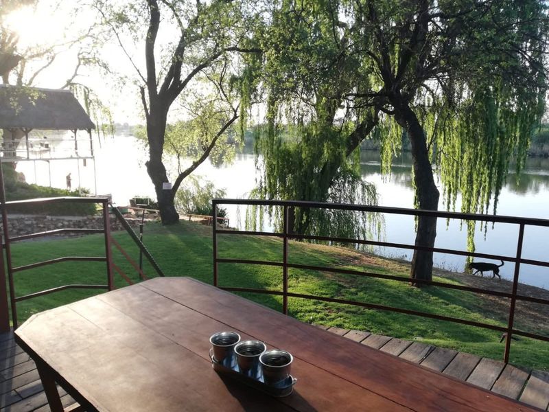 Stunning 10ha Riverfront Retreat on the Vaal River – Just 15 Minutes from Orkney - Photo 2