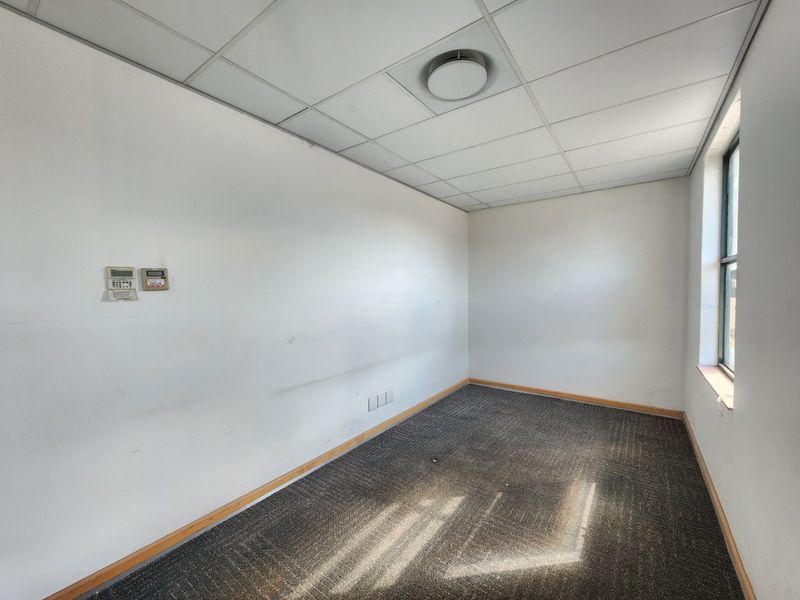 Highly Visible First Floor Office Space To Rent - Photo 5