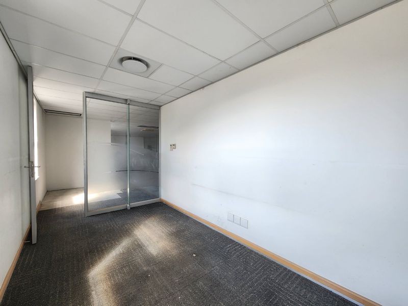 Highly Visible First Floor Office Space To Rent - Photo 4