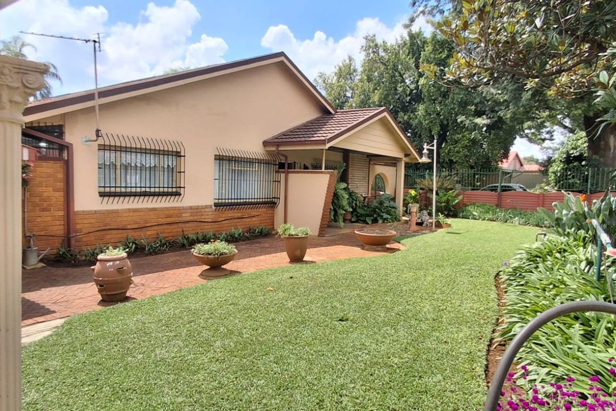 SPACIOUS 3 BED FOR SALE - Photo 4