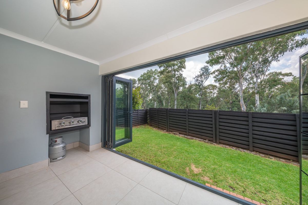 Exquisite 3-Bedroom Ground Floor Apartment with Enclosed Patio & Nature Reserve Views - Photo 3