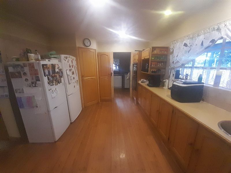 Spacious 5-Bedroom Double Storey Home with Separate Upstairs Living Quarters  - Photo 7