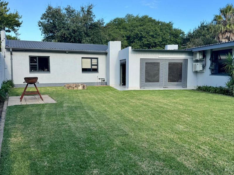 Modern Family Home with Entertainment Area & Flatlet Potential - Photo 10