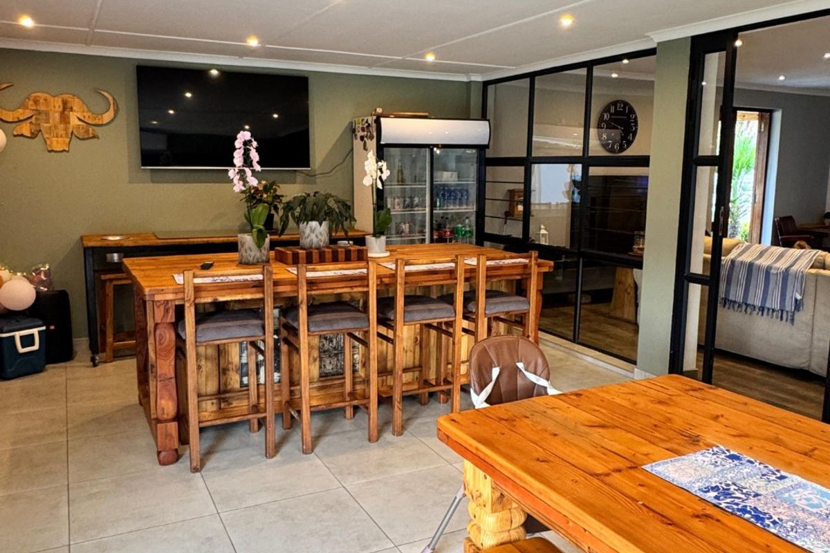 Modern Family Home with Entertainment Area & Flatlet Potential - Photo 3