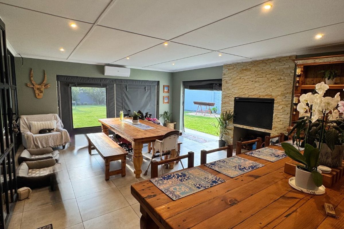 Modern Family Home with Entertainment Area & Flatlet Potential - Photo 4