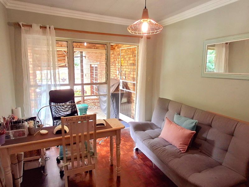 Spacious Low-Maintenance Face-Brick Home with Entertainment Features – Vaalpark - Photo 7